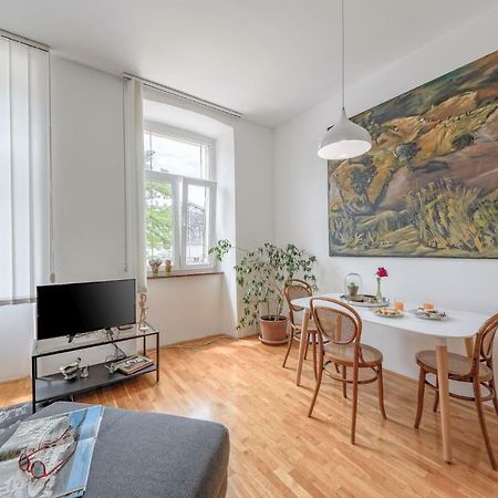 Markaat Apartment Pula Bagian luar foto