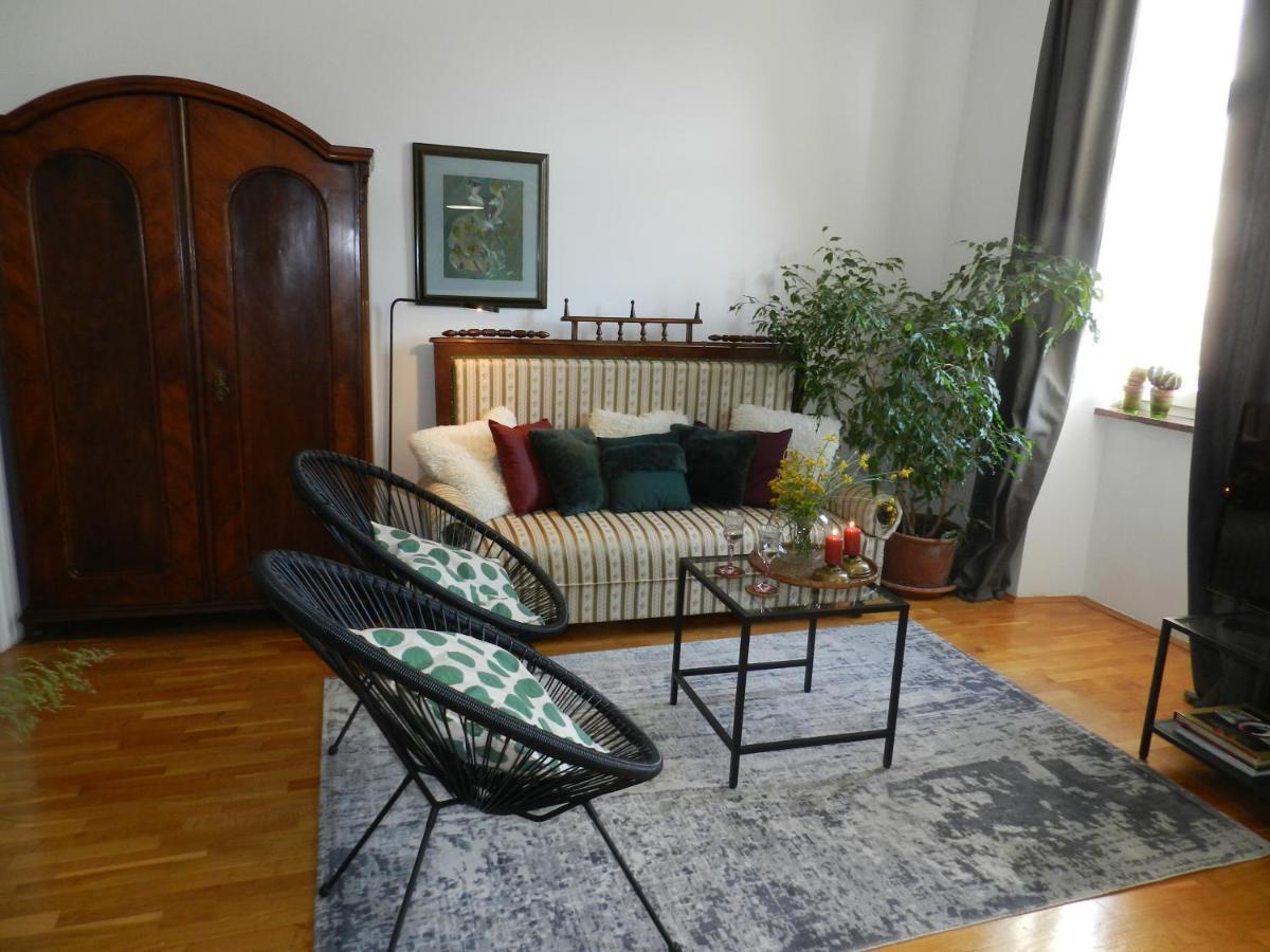 Markaat Apartment Pula Bagian luar foto