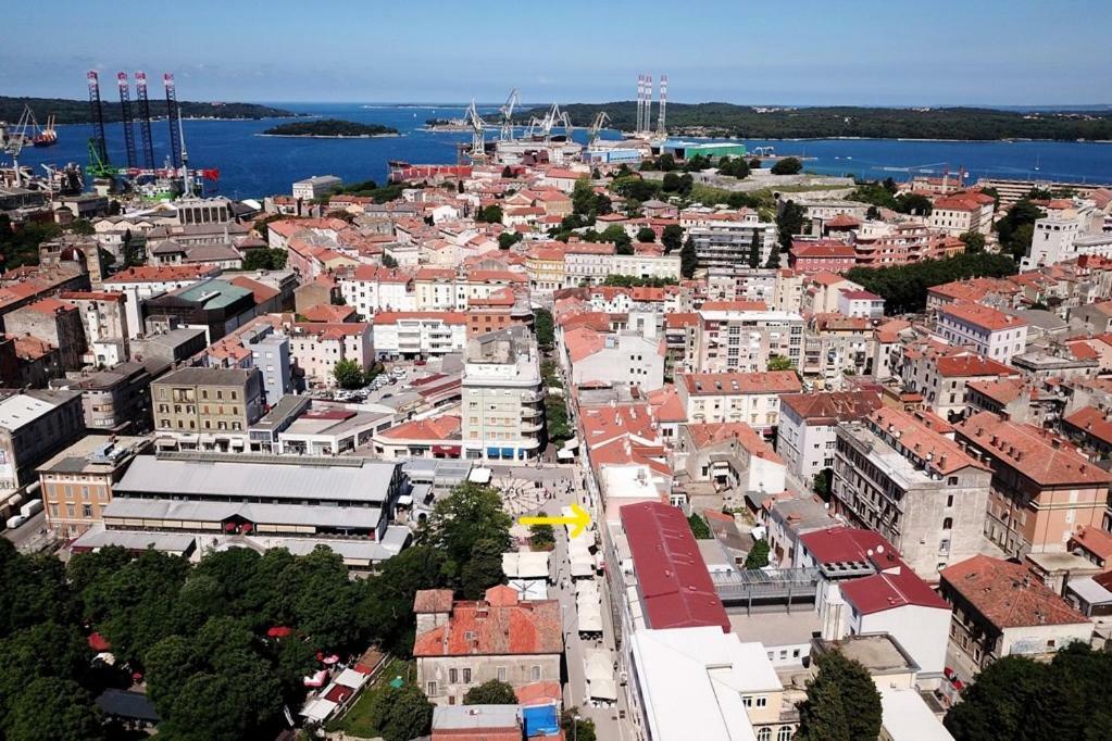 Markaat Apartment Pula Bagian luar foto
