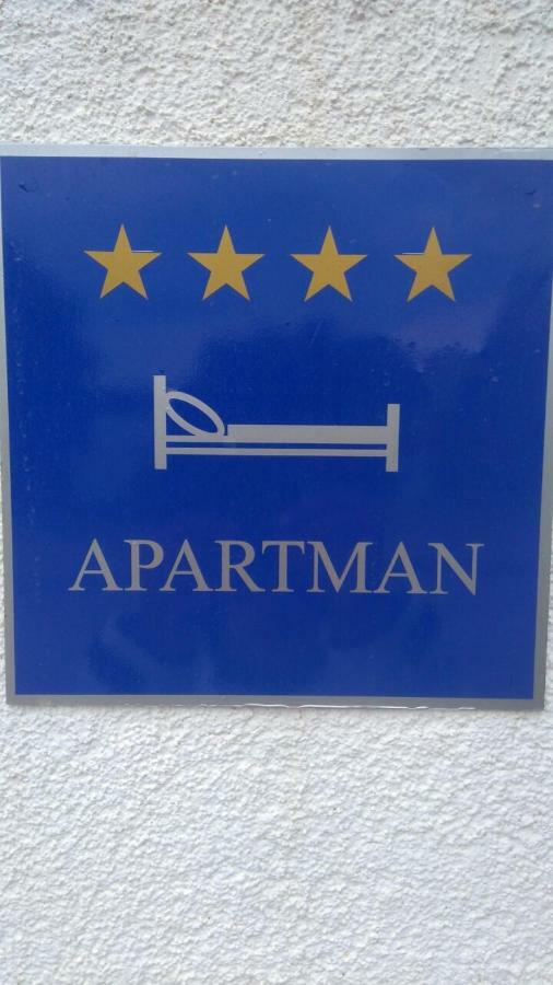 Markaat Apartment Pula Bagian luar foto